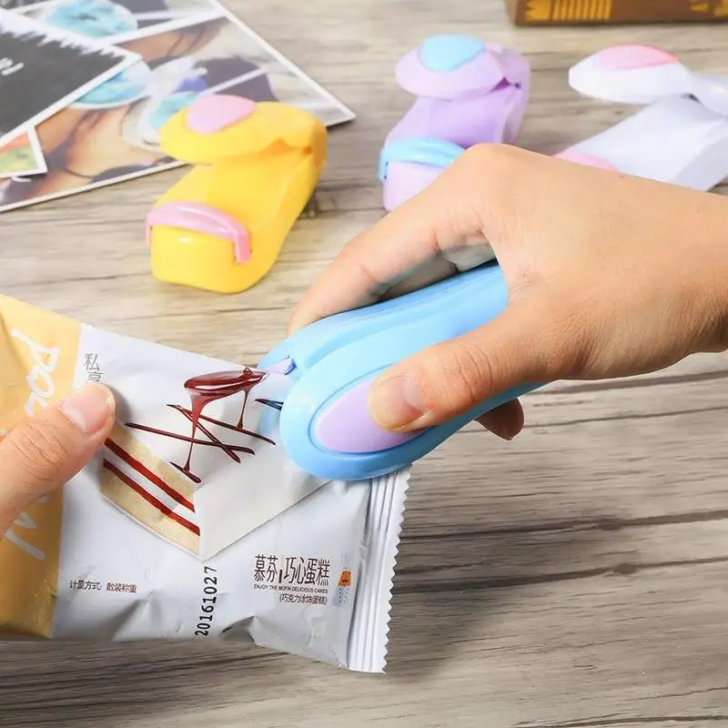 2019 Portable Bag Clips Handheld Mini Heat Sealing Machine Impulse Sealer Seal Packing Plastic Bag Clip Home Kitchen Tool
2019 Portable Bag Clips Handheld Mini Heat Sealing Machine Impulse Sealer Seal Packing Plastic Bag Clip Home Kitchen Tool