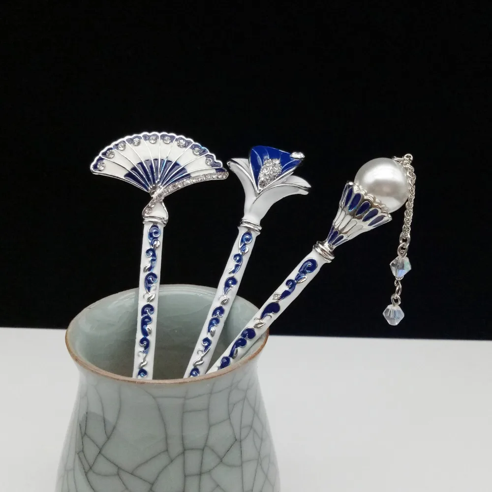 3 Styles Ethnic Hair Sticks for Women Vintage Carved White Blue Enamel Rhinestone Hair Stick Pin for Wedding Bridal Headdress
3 Styles Ethnic Hair Sticks for Women Vintage Carved White Blue Enamel Rhinestone Hair Stick Pin for Wedding Bridal Headdress