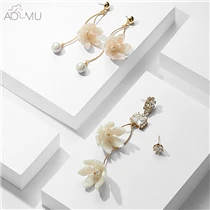 AOMU-Korean-3D-Acrylic-Crystal-Flowers-Pearl-Long-Drop-Earrings-Asymmetrical-Tassel-Beach-Earrings-Wedding-Jewelry.jpg_640x640_