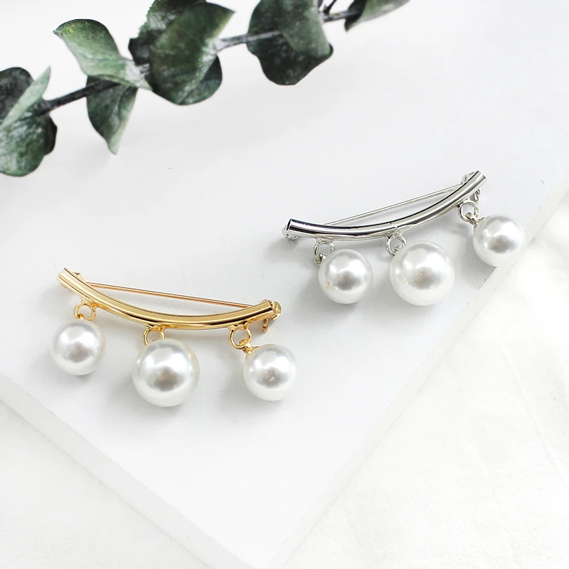 Fashion New Curved Pearl Pendant Pin Gold Silver Moon Drop Shape Brooch Suit Straps Non-slip Shoulder Buckle Korean Jewelry
Fashion New Curved Pearl Pendant Pin Gold Silver Moon Drop Shape Brooch Suit Straps Non-slip Shoulder Buckle Korean Jewelry