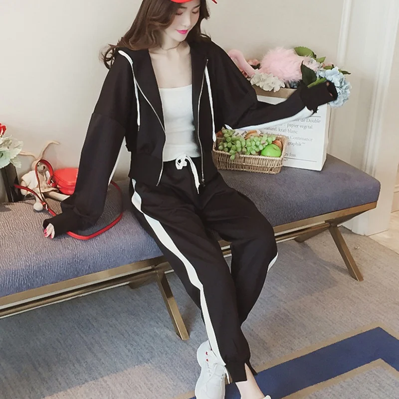 Fashion Women 2 Pieces Set Tracksuit Solid Long Sleeve Zipper Causal Sweatshirt+Striped Patchwork Long Pants Women Sporty Suit
Fashion Women 2 Pieces Set Tracksuit Solid Long Sleeve Zipper Causal Sweatshirt+Striped Patchwork Long Pants Women Sporty Suit