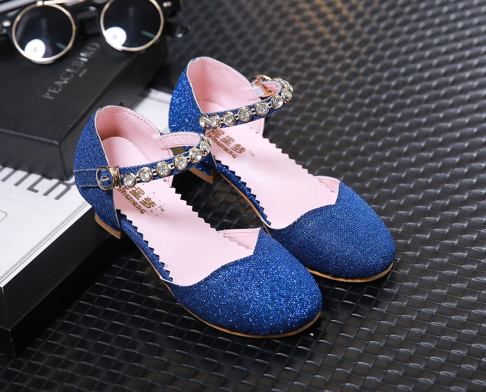 chaussures à talon pour petite fille