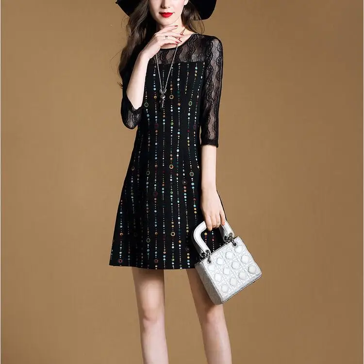 Elegant Sheer Lace Patchwork Slim Fit A-Line Mini Dress Three Quarter Sleeve Printed Ladies Dress Back Zip Vestidos Mujer 2018
Elegant Sheer Lace Patchwork Slim Fit A-Line Mini Dress Three Quarter Sleeve Printed Ladies Dress Back Zip Vestidos Mujer 2018