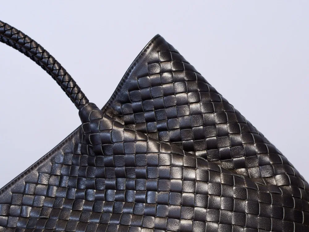 2019 Genuine leather manual Weave Handheld large capacity package Woman High-quality Inner zipper bag Dermis in and out of 2019 Genuine leather manual Weave Handheld large capacity package Woman High-quality Inner zipper bag Dermis in and out of