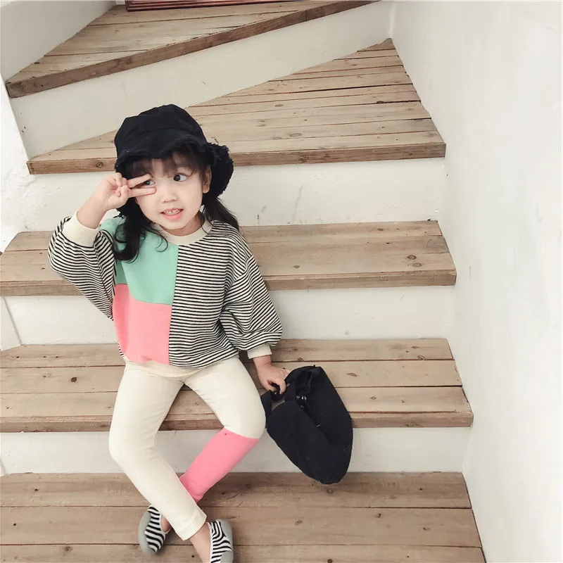 Spring cotton baby girls splicing clothes sets kids long sleeve striped long sleeve T shirt + leggings 2 pcs suits
Spring cotton baby girls splicing clothes sets kids long sleeve striped long sleeve T shirt + leggings 2 pcs suits
