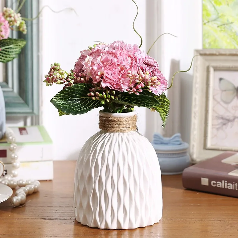 Nordic style minimalist desktop ceramic flower vase modern style fresh Ceramic vase Office home wedding vase decor accessories
Nordic style minimalist desktop ceramic flower vase modern style fresh Ceramic vase Office home wedding vase decor accessories