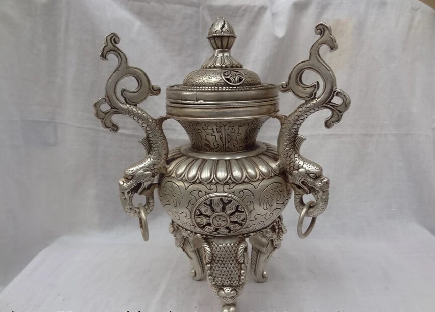 song voge gem S5464 13" Tibet Silver Buddhism 3 Dragon Phoenix Head Statue Incense Burner Censer
song voge gem S5464 13" Tibet Silver Buddhism 3 Dragon Phoenix Head Statue Incense Burner Censer