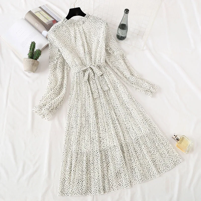 Women's clothing Chiffon Shirt Pleated Dress Wave point Vintage Dresses 2019 Spring Bow Ruffle Casual fashion Dress Female ZX160
Women's clothing Chiffon Shirt Pleated Dress Wave point Vintage Dresses 2019 Spring Bow Ruffle Casual fashion Dress Female ZX160