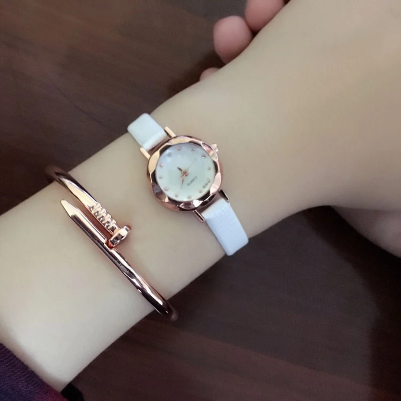 Women watches luxury fashion dress quartz watch popular brand white/black ladies leather wristwatch diamond design wristwatches
Women watches luxury fashion dress quartz watch popular brand white/black ladies leather wristwatch diamond design wristwatches