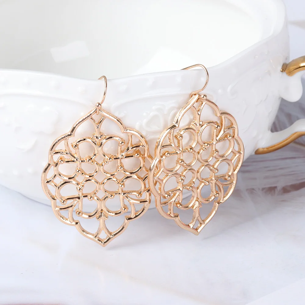 2018 Fashion Jewelry Wild Temperament Oval Hollow Flower Vine Crystal Drop Earrings For Women Jewelry
2018 Fashion Jewelry Wild Temperament Oval Hollow Flower Vine Crystal Drop Earrings For Women Jewelry