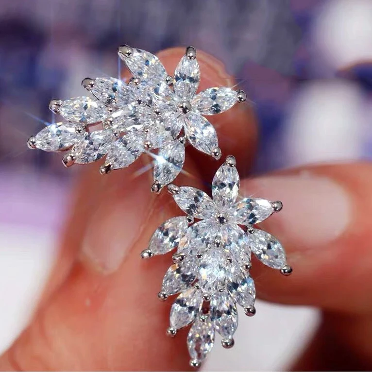 Flower Shaped Earrings White Gold Color Top quality Cubic Zircon Stud Earrings For Women Dinner Wedding Fashion Jewelry CEP558
Flower Shaped Earrings White Gold Color Top quality Cubic Zircon Stud Earrings For Women Dinner Wedding Fashion Jewelry CEP558
