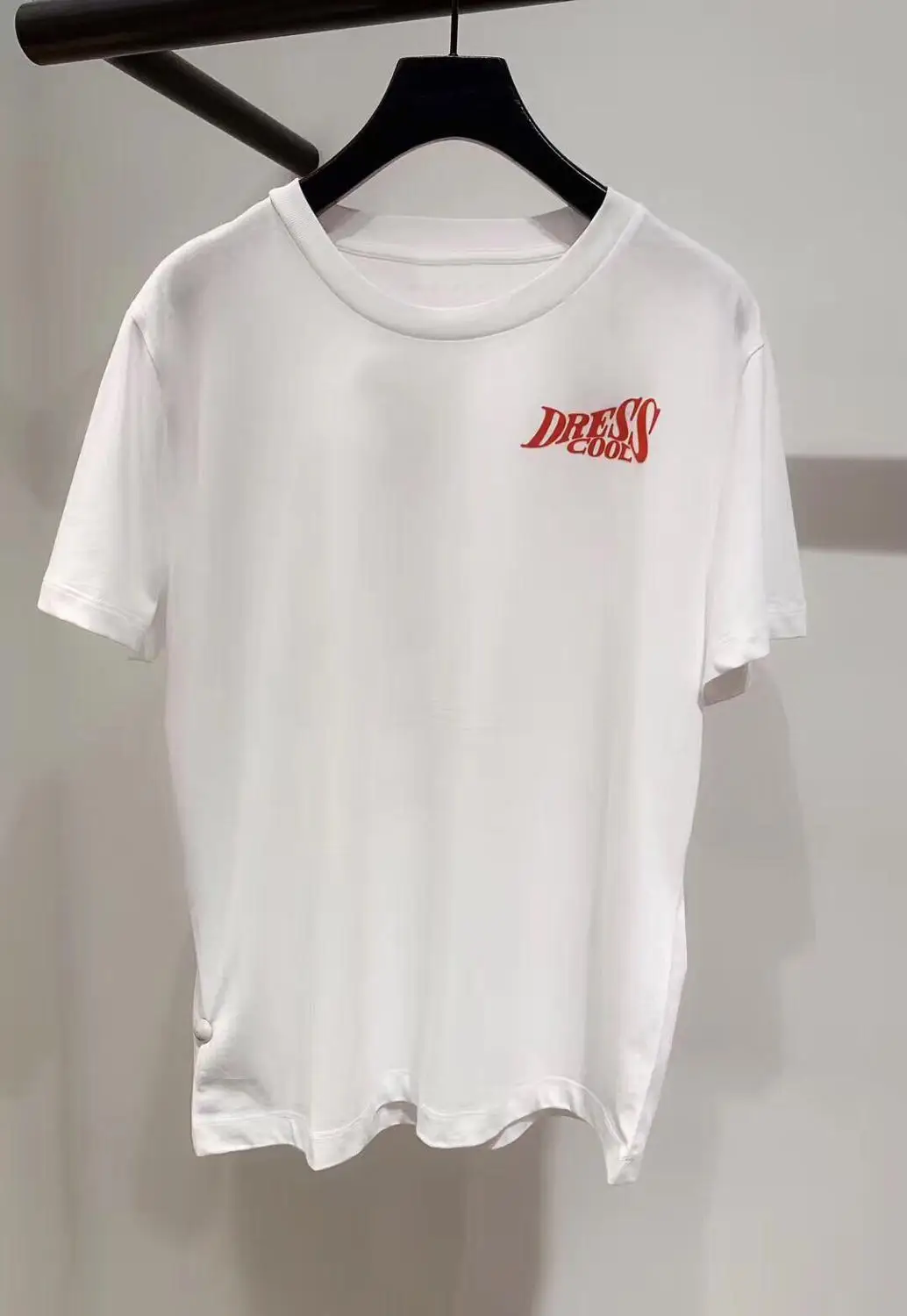 2019 spring and summer O neck short sleeve red letter flocking women white T-shirt
2019 spring and summer O neck short sleeve red letter flocking women white T-shirt