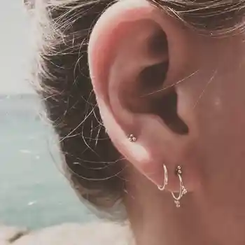Real pure 925 Sterling Silver Three Ball Charms Stud Earrings for women Minimalist Small Delicate Helix Piercing Jewelry 2019
Real pure 925 Sterling Silver Three Ball Charms Stud Earrings for women Minimalist Small Delicate Helix Piercing Jewelry 2019