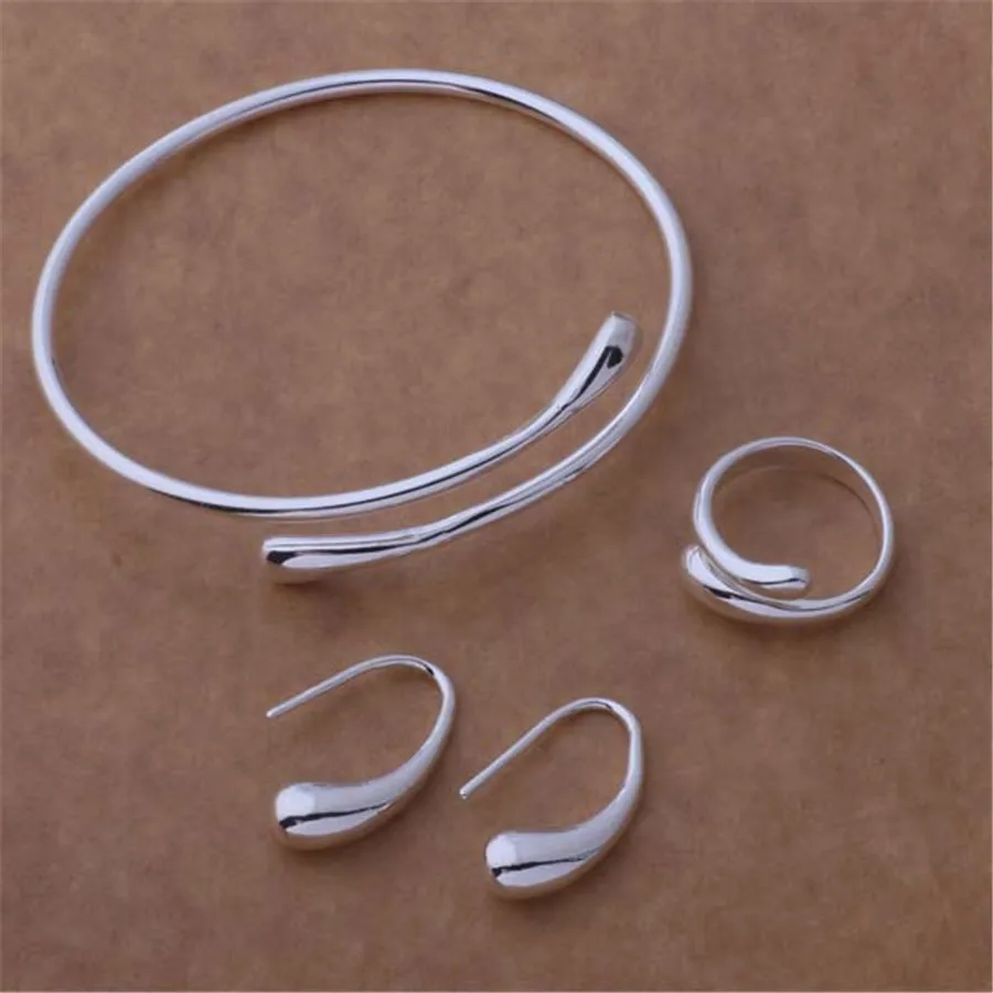 high quality silver color jewelry refined noble women wedding party bracelet rings earrings Jewelry Set Free shipping
high quality silver color jewelry refined noble women wedding party bracelet rings earrings Jewelry Set Free shipping