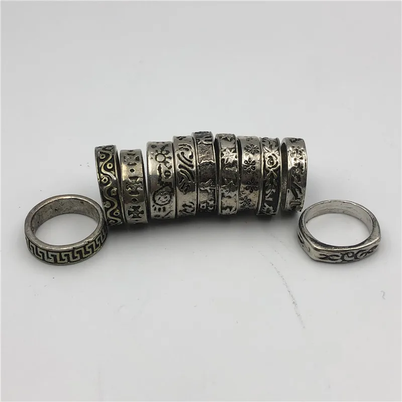 Newest Design Ancient silver Rings for Women Hollow Out Metal Vintage Rings Fashion Jewelry Cheap Price
Newest Design Ancient silver Rings for Women Hollow Out Metal Vintage Rings Fashion Jewelry Cheap Price
