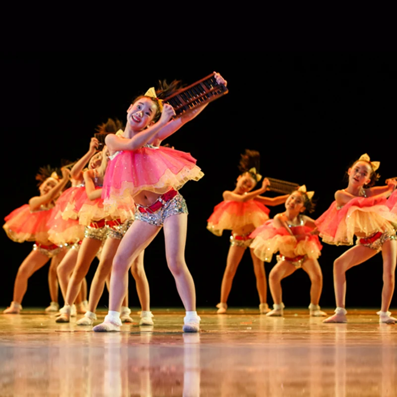 Children's Day Costumes Kindergarten Dance Clothes Sequin Tutu Performance Costume Shiny glitter ballet dress
Children's Day Costumes Kindergarten Dance Clothes Sequin Tutu Performance Costume Shiny glitter ballet dress