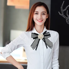 2017 New Fashion Fabric Lattice Rhinestone Dress Shirt Brooches Pin Bow Tie Dress Collar Jewelry Accessories
2017 New Fashion Fabric Lattice Rhinestone Dress Shirt Brooches Pin Bow Tie Dress Collar Jewelry Accessories
