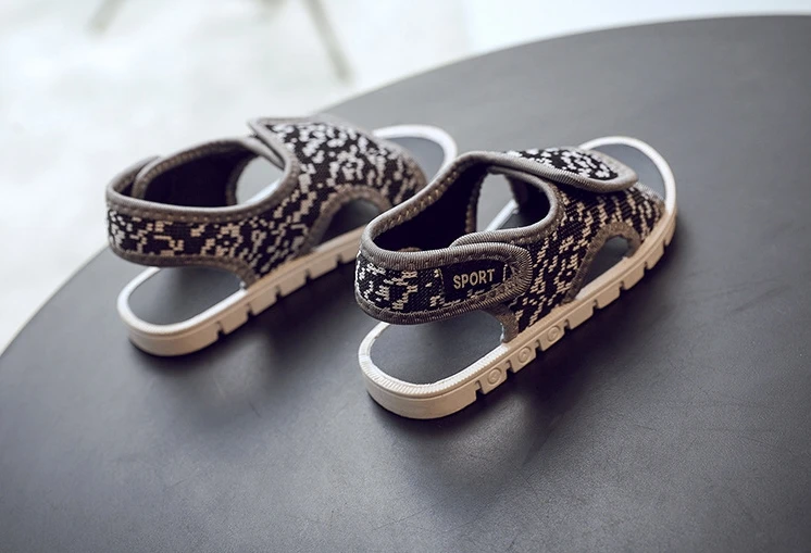 2019 summer new sandals boys paste beach shoes girls soft bottom breathable baby shoes Children's casual sandals size 23--34
2019 summer new sandals boys paste beach shoes girls soft bottom breathable baby shoes Children's casual sandals size 23--34
