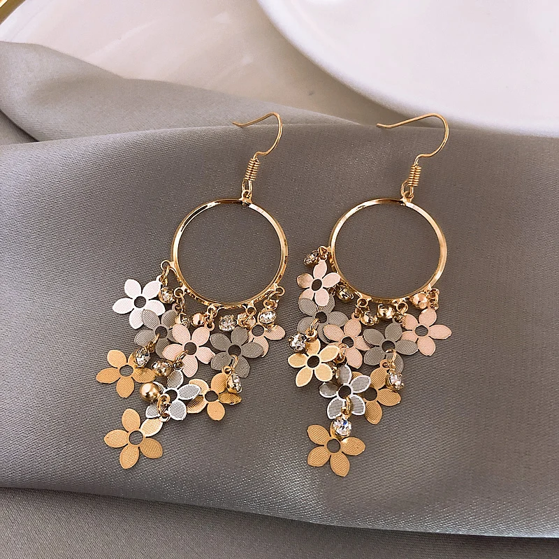 Korean Style Fashion Women Ladies Elegant Drop Earrings Metal Gold Flower Shaped Tassel Earrings Long Style 2019
Korean Style Fashion Women Ladies Elegant Drop Earrings Metal Gold Flower Shaped Tassel Earrings Long Style 2019