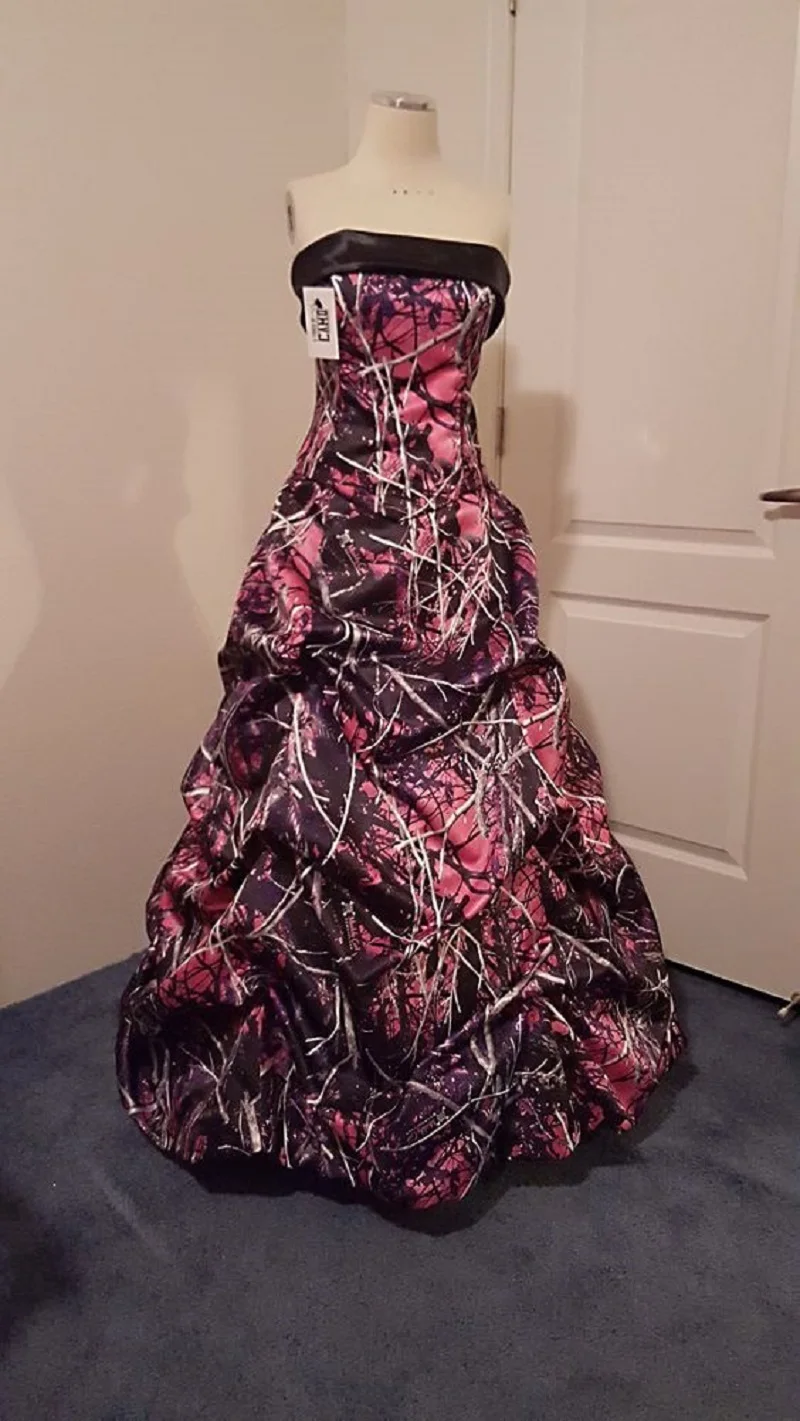 Strapless Camo A-Line Muddy Girls Wedding Dresses Draped Long Camouflage Bridal Gowns Floor Length Field Custom
Strapless Camo A-Line Muddy Girls Wedding Dresses Draped Long Camouflage Bridal Gowns Floor Length Field Custom