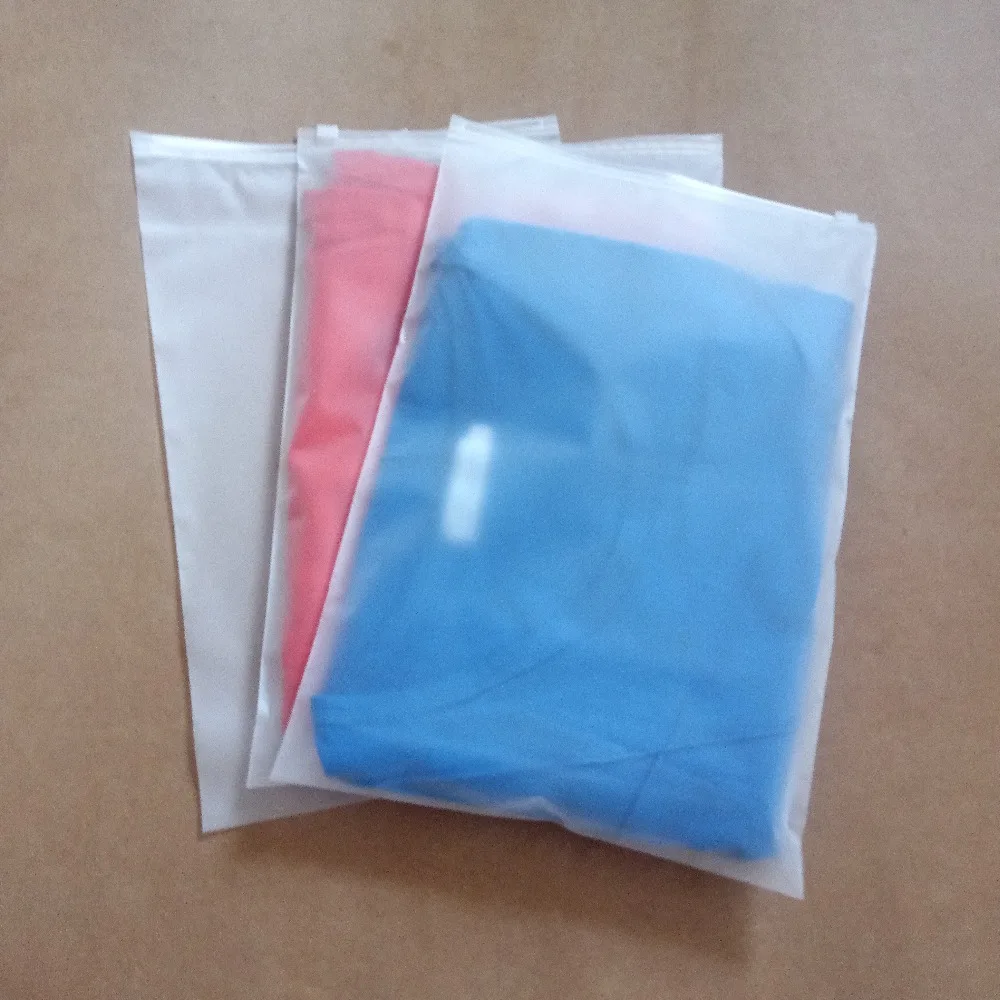 Матовый пластиковый многоразовый пакет на молнии толщиной 0 2 мм 30 шт.