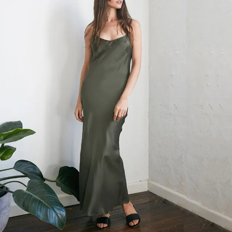 Satin dress 2019 spring summer sexy spaghetti strap dress high quality army green runway fault silk party adress drop shipping
Satin dress 2019 spring summer sexy spaghetti strap dress high quality army green runway fault silk party adress drop shipping