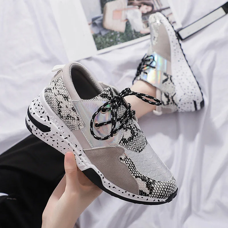 Women Sneakers Vulcanized Shoes Autumn Flat Platform Casual Bling Female Fashion Comfort Lace Up Walking Ladies Footwear 2019
Women Sneakers Vulcanized Shoes Autumn Flat Platform Casual Bling Female Fashion Comfort Lace Up Walking Ladies Footwear 2019