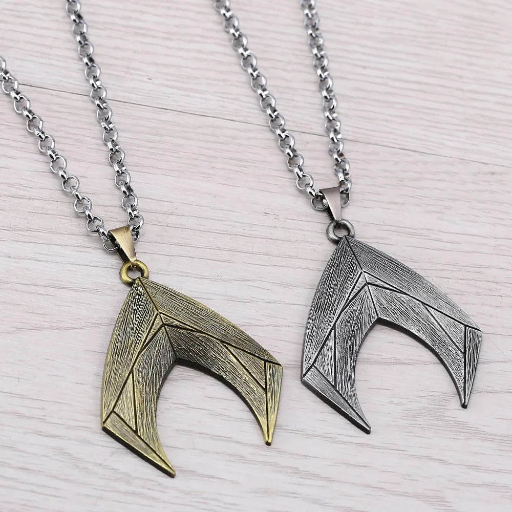 J Store Justice League Aquaman Necklace Women Cosplay Jewelry 2 Colors Superhero Alloy Long Necklaces Pendants colar feminino
J Store Justice League Aquaman Necklace Women Cosplay Jewelry 2 Colors Superhero Alloy Long Necklaces Pendants colar feminino