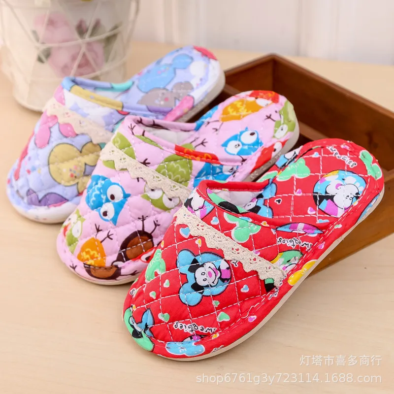 Disney children's cartoon cotton Mickey boy girl non-slip soft bottom warm cotton shoes home shoes
Disney children's cartoon cotton Mickey boy girl non-slip soft bottom warm cotton shoes home shoes