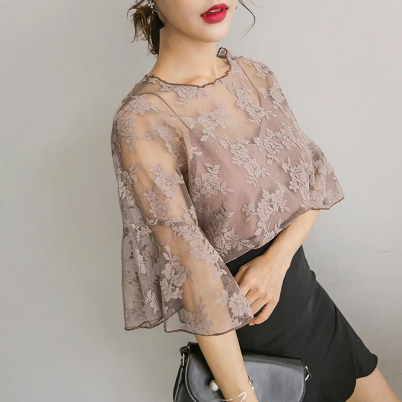 2pcs Transparency Women Fashion O-Neck Tops Floral Embroidered Chiffon Blouse Crochet Lace Trumpet Sleeve+Suspenders
2pcs Transparency Women Fashion O-Neck Tops Floral Embroidered Chiffon Blouse Crochet Lace Trumpet Sleeve+Suspenders