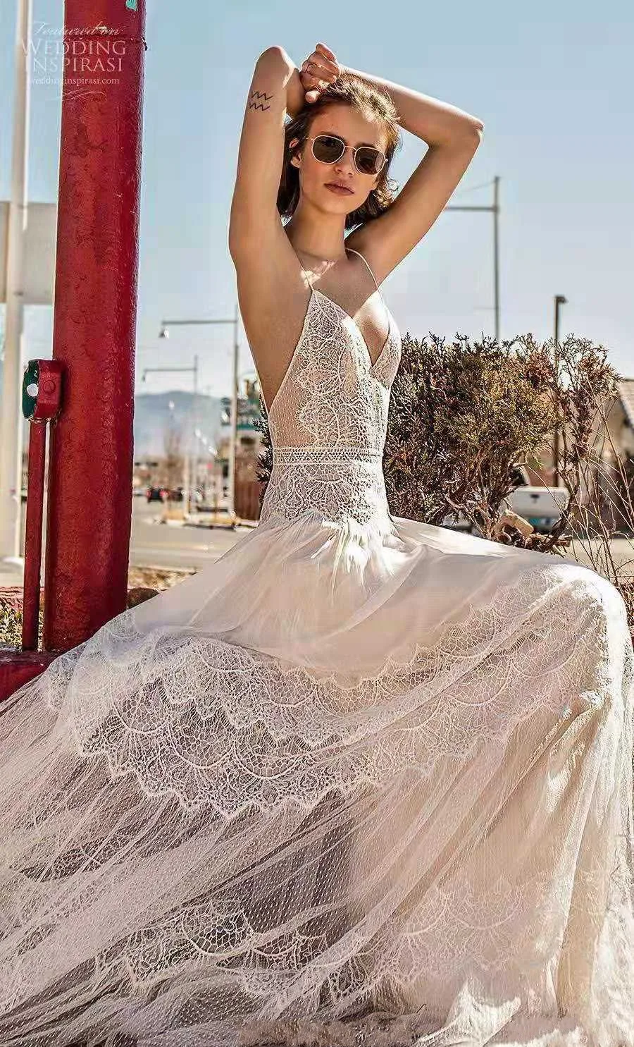 2019 Newest Lace Beach Boho Wedding Dress Sexy V neck Spaghetti Straps Backless Wedding Gowns Summer Bohemia Vestido De Noiva
2019 Newest Lace Beach Boho Wedding Dress Sexy V neck Spaghetti Straps Backless Wedding Gowns Summer Bohemia Vestido De Noiva