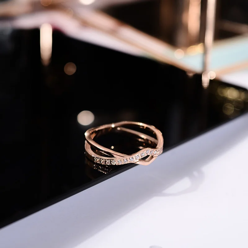 YUN RUO 2019 CNC Zircon Crystal Cross Ring Rose Gold Color Fashion Titanium Steel Jewelry Wedding Birthday Gift Woman Not Fade
YUN RUO 2019 CNC Zircon Crystal Cross Ring Rose Gold Color Fashion Titanium Steel Jewelry Wedding Birthday Gift Woman Not Fade