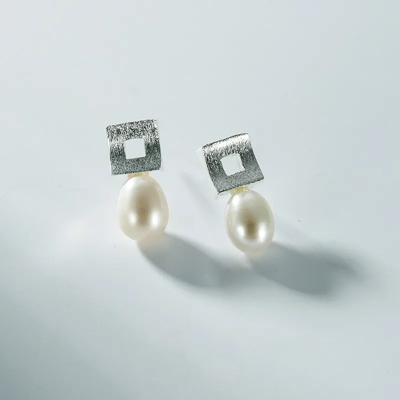 100% Authentic 925 Sterling Silver Geometric Square Shell Pearl Stud Earrings For Women Statement Earrings Fashion Jewelry
100% Authentic 925 Sterling Silver Geometric Square Shell Pearl Stud Earrings For Women Statement Earrings Fashion Jewelry