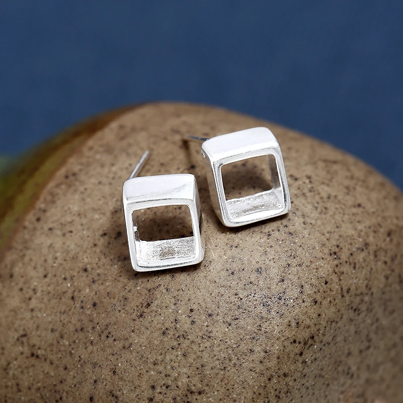 925 Sterling Sliver Stud Earrings For Women Square hole Rhomboid Earring Earings Fashion Jewelry Silver 925 Jewelry For Girls
925 Sterling Sliver Stud Earrings For Women Square hole Rhomboid Earring Earings Fashion Jewelry Silver 925 Jewelry For Girls