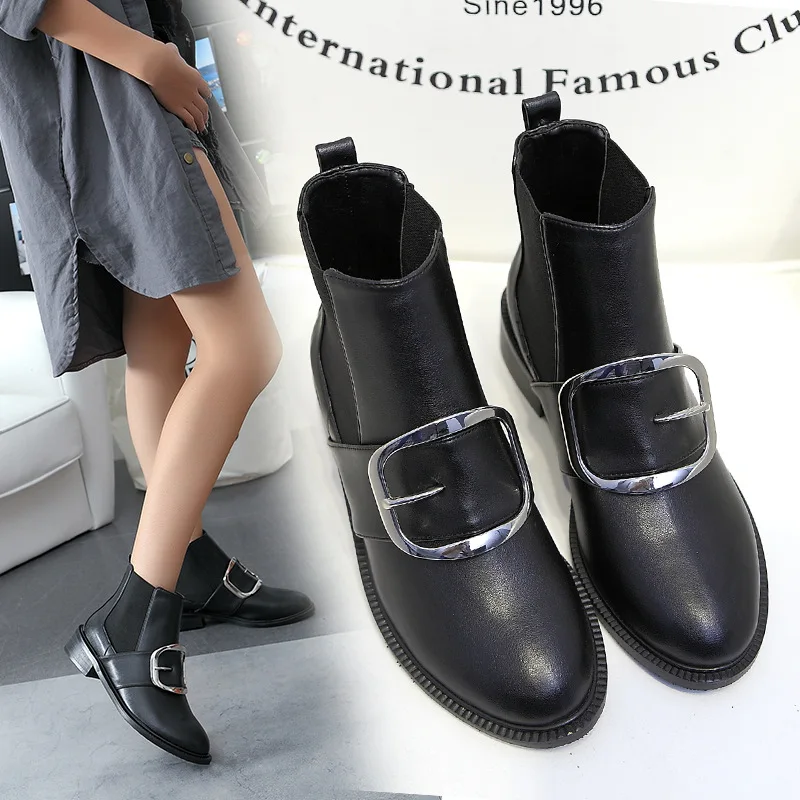 2018 autumn and winter leather belt buckle boots large size 4cm with square buckle bare boots women's shoes
2018 autumn and winter leather belt buckle boots large size 4cm with square buckle bare boots women's shoes