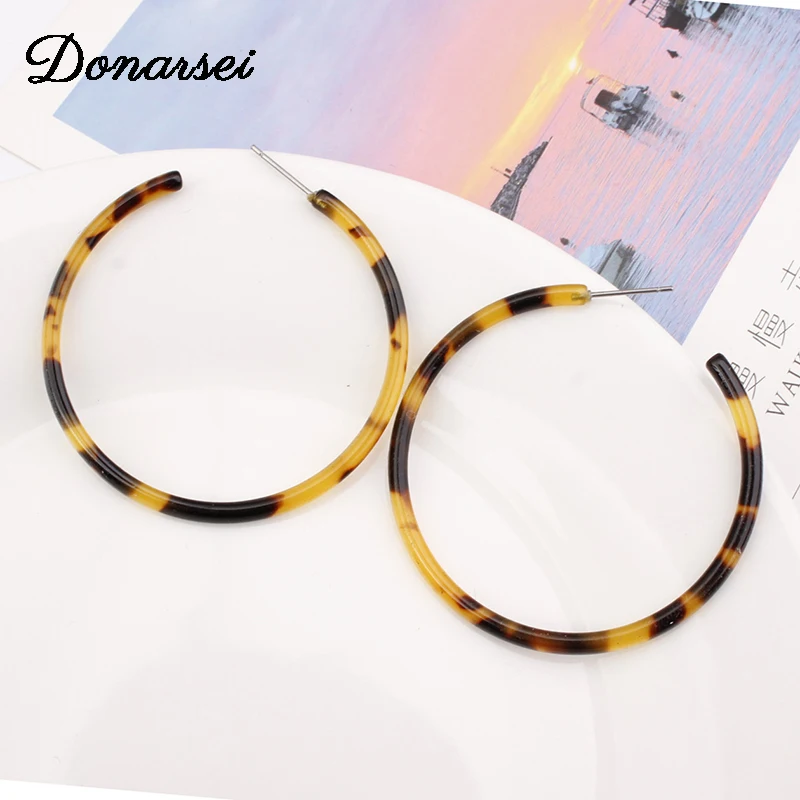 Donarsei Retro C Shape Leopard Earrings For Women Exaggerated Acetic Acid Half Circle Drop Dangle Earrings ZA Statement Jewelry
Donarsei Retro C Shape Leopard Earrings For Women Exaggerated Acetic Acid Half Circle Drop Dangle Earrings ZA Statement Jewelry