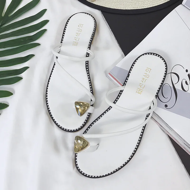 2018 New women slippers sandals Fashion Women Rhinestone Flat Heel Anti Skidding Beach Shoes Sandals Slipper
2018 New women slippers sandals Fashion Women Rhinestone Flat Heel Anti Skidding Beach Shoes Sandals Slipper