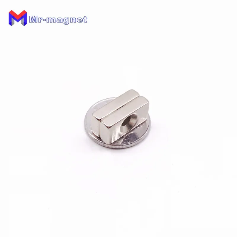 100 шт./лот 25x10x5 мм M5 потайное отверстие 25x10x5 25*10*5 Отверстие 5 мм N35 сверхмощный редкоземельный Блок Неодимовый магнит
100 шт./лот 25x10x5 мм M5 потайное отверстие 25x10x5 25*10*5 Отверстие 5 мм N35 сверхмощный редкоземельный Блок Неодимовый магнит