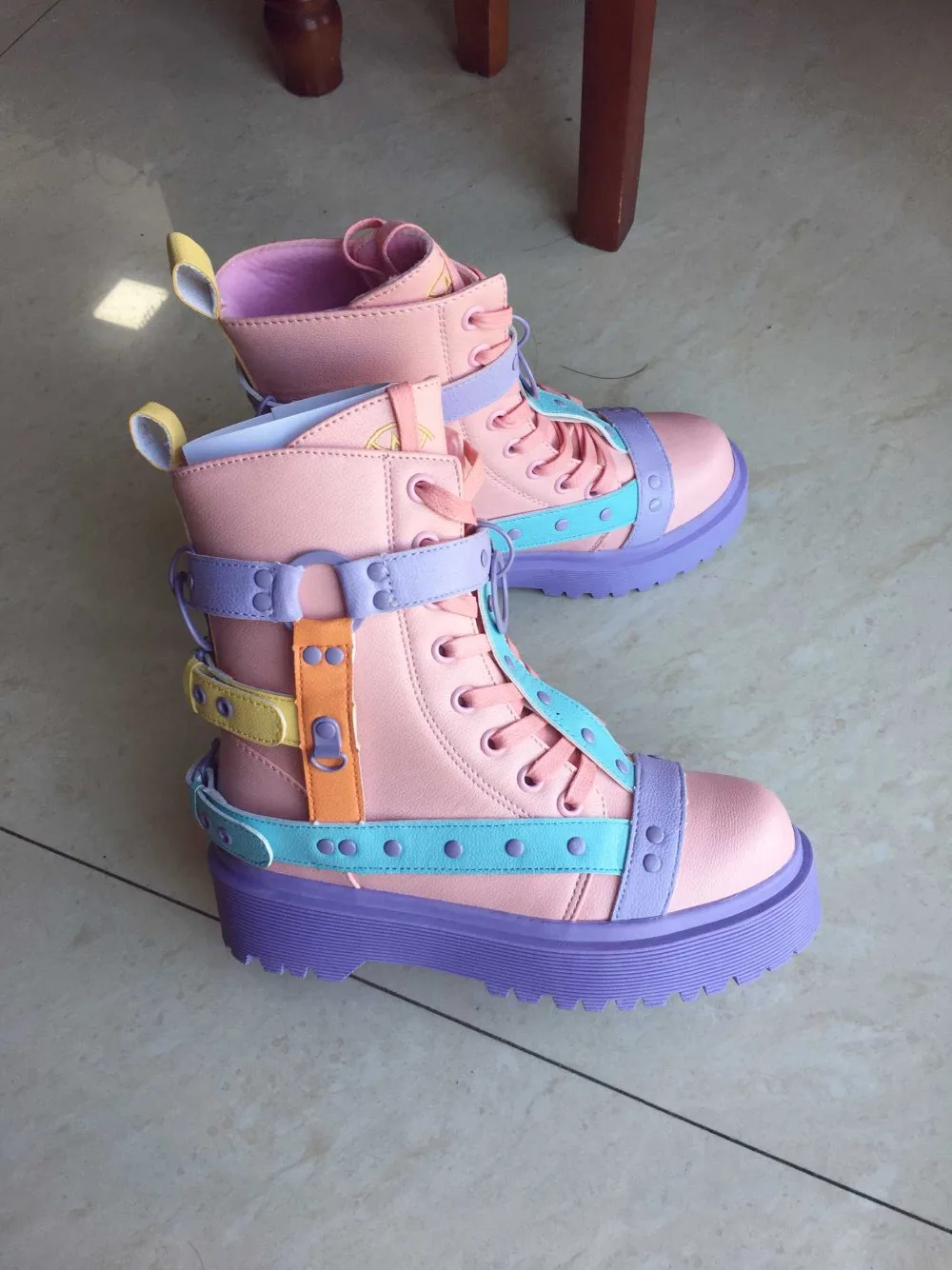 Newest Mixed Colors Leather Ankle Boots 2019 Woman Canday Colors Lace-up Riding Boots Round Toe Platform Rivets Studded Shoe 
Newest Mixed Colors Leather Ankle Boots 2019 Woman Canday Colors Lace-up Riding Boots Round Toe Platform Rivets Studded Shoe