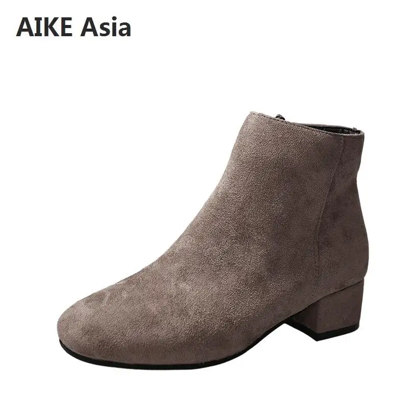shoes woman 2018 autumn winter new women's boots British style retro leather Martin boots Sell well fashion zipper Casual boots
shoes woman 2018 autumn winter new women's boots British style retro leather Martin boots Sell well fashion zipper Casual boots