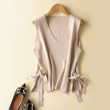 New Knitted Waistcoat Spring And Autumn Short V-collar Korean Version Easy-style Sleeveless Sweater Shoulder
New Knitted Waistcoat Spring And Autumn Short V-collar Korean Version Easy-style Sleeveless Sweater Shoulder