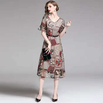 2019 Summer V-neck Mesh Lace Dresses Women's Short Sleeve Vintage Floral Embroidery Overlay Boutique Party Midi Vestidos
2019 Summer V-neck Mesh Lace Dresses Women's Short Sleeve Vintage Floral Embroidery Overlay Boutique Party Midi Vestidos