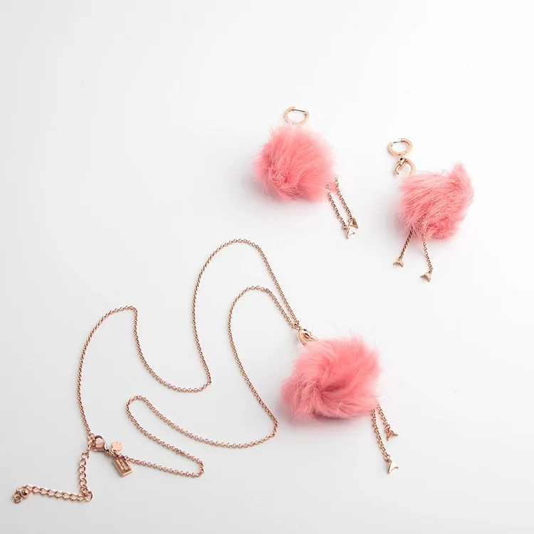 European and American jewelry fashion hair ball flamingo exquisite necklace female long necklace wild new
European and American jewelry fashion hair ball flamingo exquisite necklace female long necklace wild new