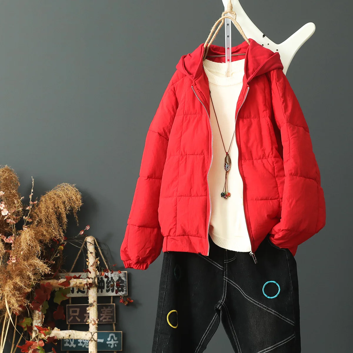 Fashion Warm Art Simple Lady Loose Parkas Slim Casual Hooded Zipper Versatile Cotton Short Coat 3 Color Women Windshield Outwear
Fashion Warm Art Simple Lady Loose Parkas Slim Casual Hooded Zipper Versatile Cotton Short Coat 3 Color Women Windshield Outwear