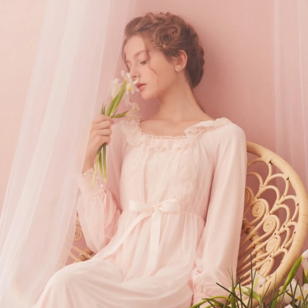 Free Shipping 2017 New Autumn Two layers Princess Nightdress Vintage Pijamas Women's Long Nightgown Pink and Purple Nightshirt
Free Shipping 2017 New Autumn Two layers Princess Nightdress Vintage Pijamas Women's Long Nightgown Pink and Purple Nightshirt