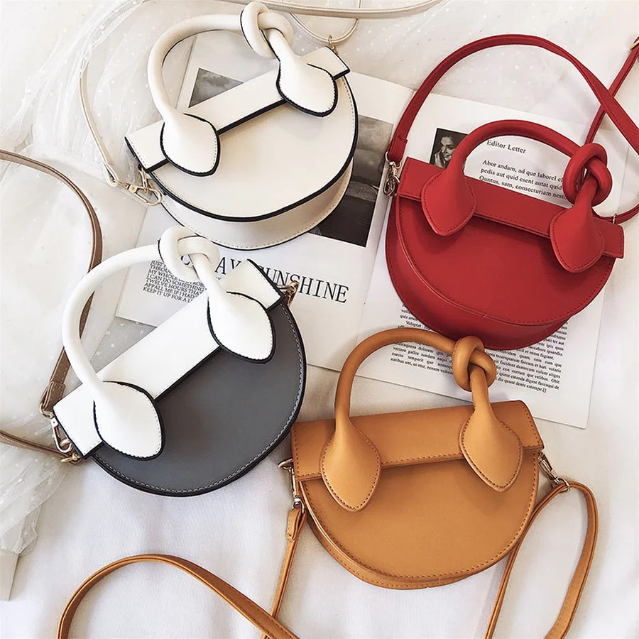 2019 New Korean Version of The Ladies Cute Saddle Bag Simple and Stylish Solid Color Shoulder Bag Daily Leisure Messenger Bags
2019 New Korean Version of The Ladies Cute Saddle Bag Simple and Stylish Solid Color Shoulder Bag Daily Leisure Messenger Bags