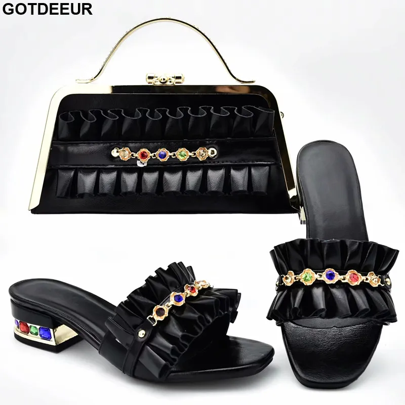 New Arrival Rhinestone Women Party Shoes and Bag Set Italian Shoes with Matching Bags Slip on Shoes for Women Block Heel Shoes
New Arrival Rhinestone Women Party Shoes and Bag Set Italian Shoes with Matching Bags Slip on Shoes for Women Block Heel Shoes