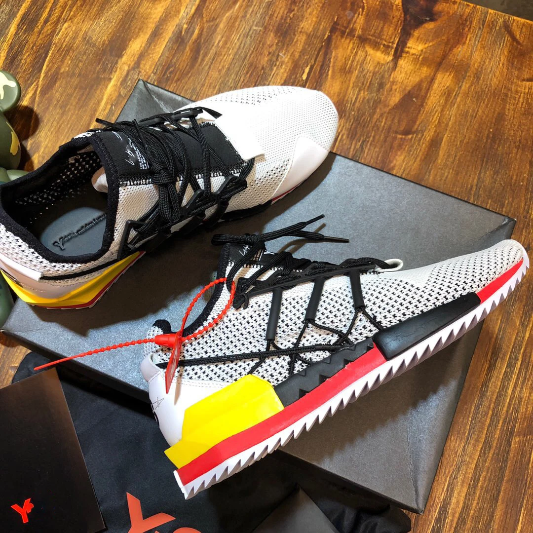 Japanese Fashion Designer Y-Avant-garde Sawtooth Shoes Combine Sports and Fashion Stability Line
Japanese Fashion Designer Y-Avant-garde Sawtooth Shoes Combine Sports and Fashion Stability Line