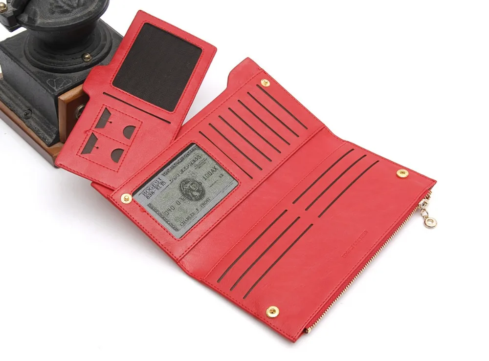 3668255689_825355906