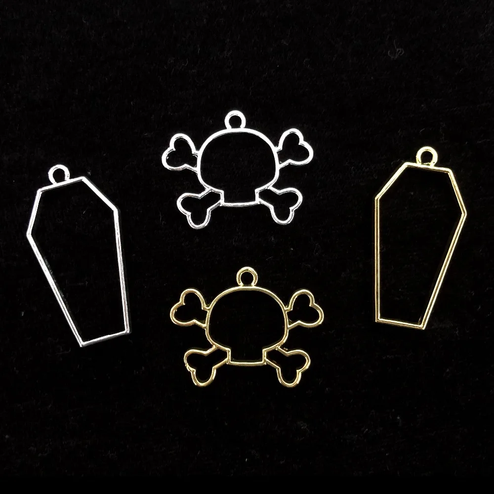 5pcs Halloween Silver Skull Open Bezels for UV Resin Jewelry Golden Coffins Hollow Frame Pendant DIY Craft Tools Accessories
5pcs Halloween Silver Skull Open Bezels for UV Resin Jewelry Golden Coffins Hollow Frame Pendant DIY Craft Tools Accessories